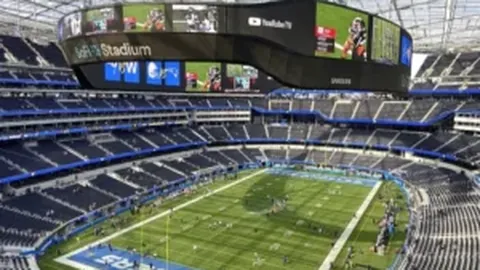 叶诗文以1分07秒81斩获全国春锦赛女子100米蛙泳金牌