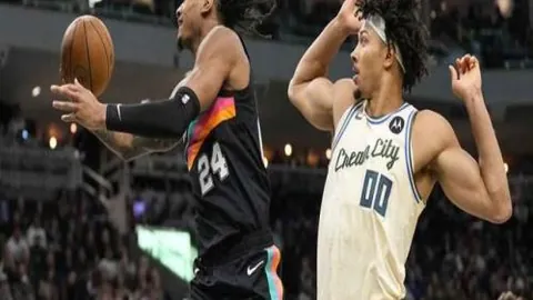 桑乔破纪录，哈兰德双响，多特4-0大胜沙尔克